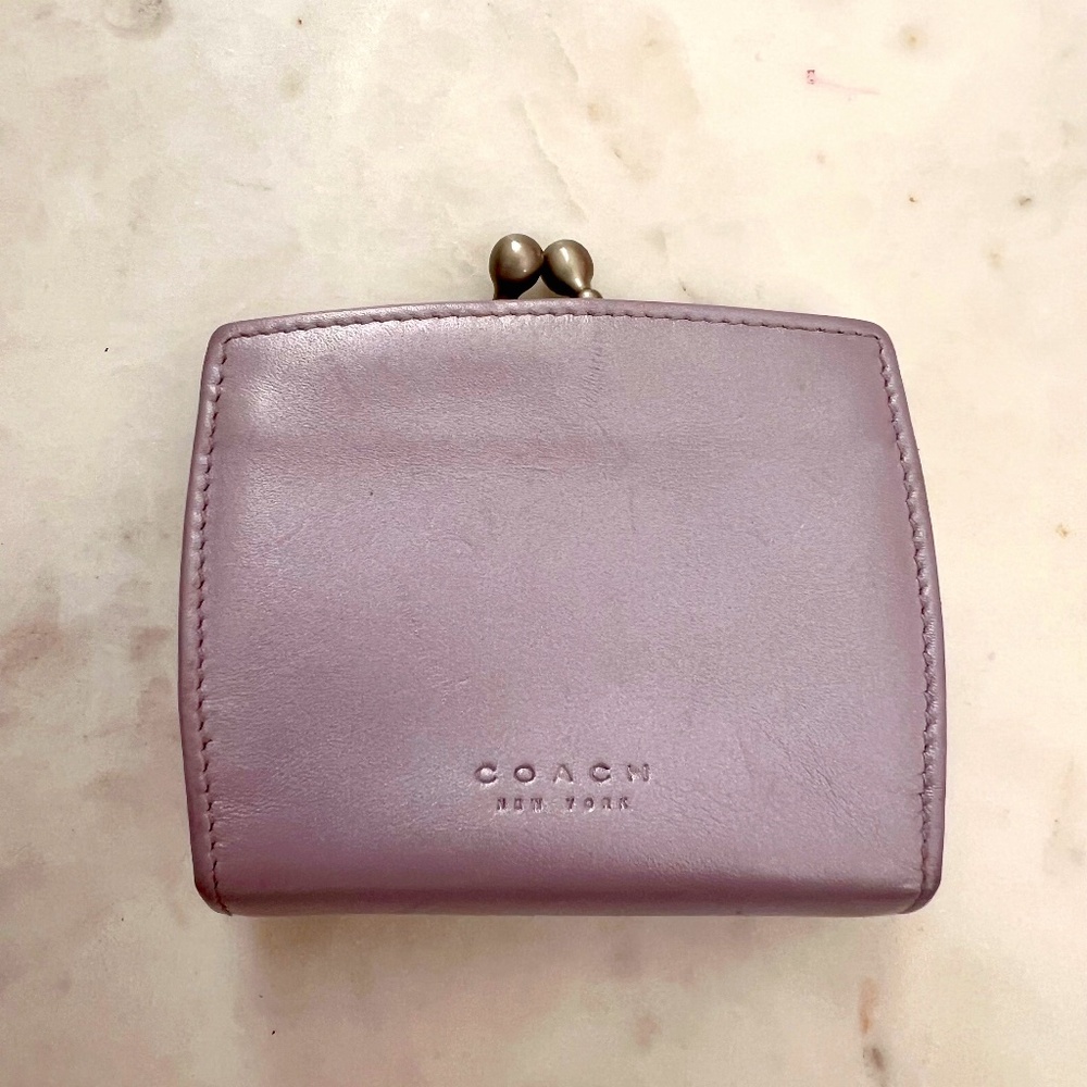 Stunning Vintage Coach Lavender Kisslock Coin Purse